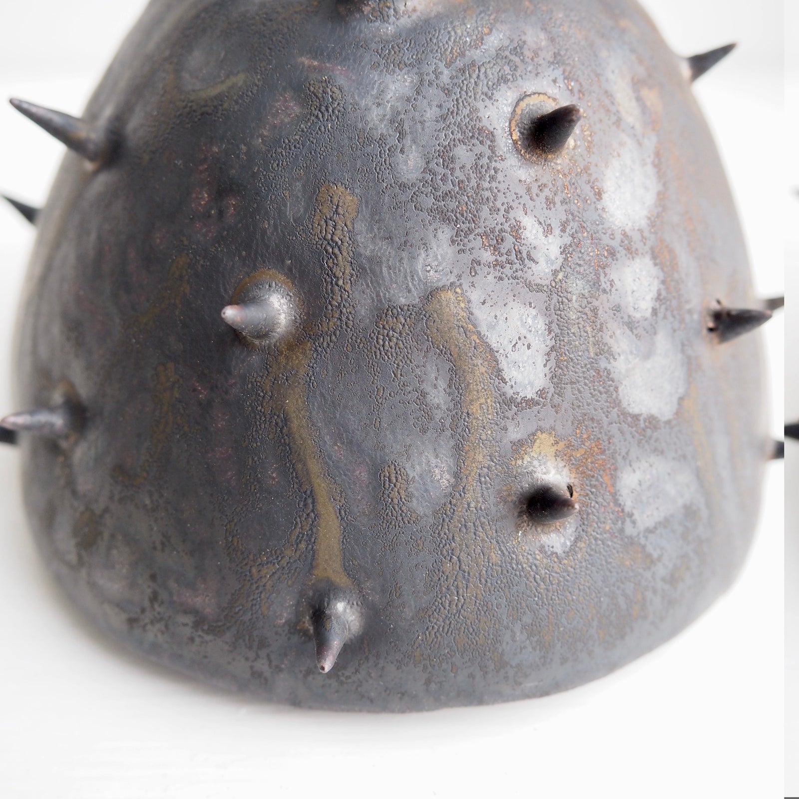 Handmade Metallic Black Gold Ceramic Tripod Spiky Planter