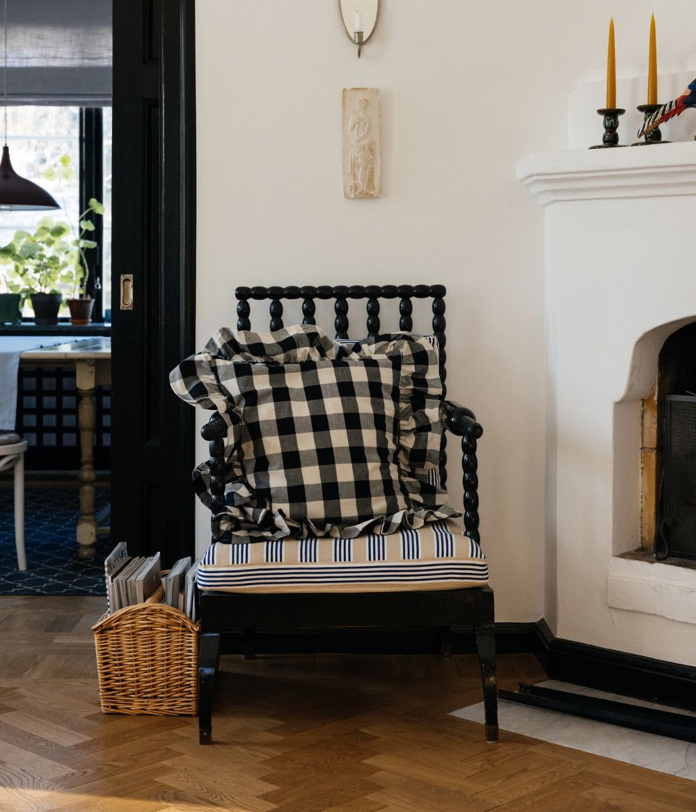 Frill Cushion Cover b/w