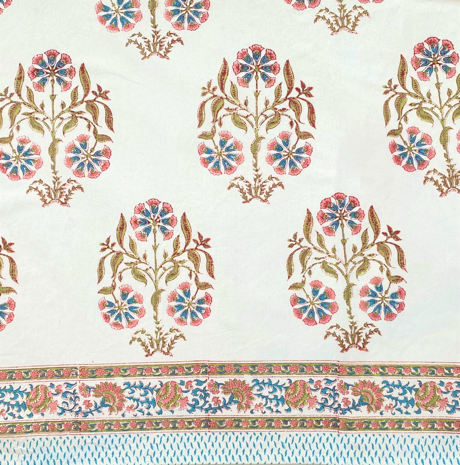 Fanfair Tablecloth In Pink