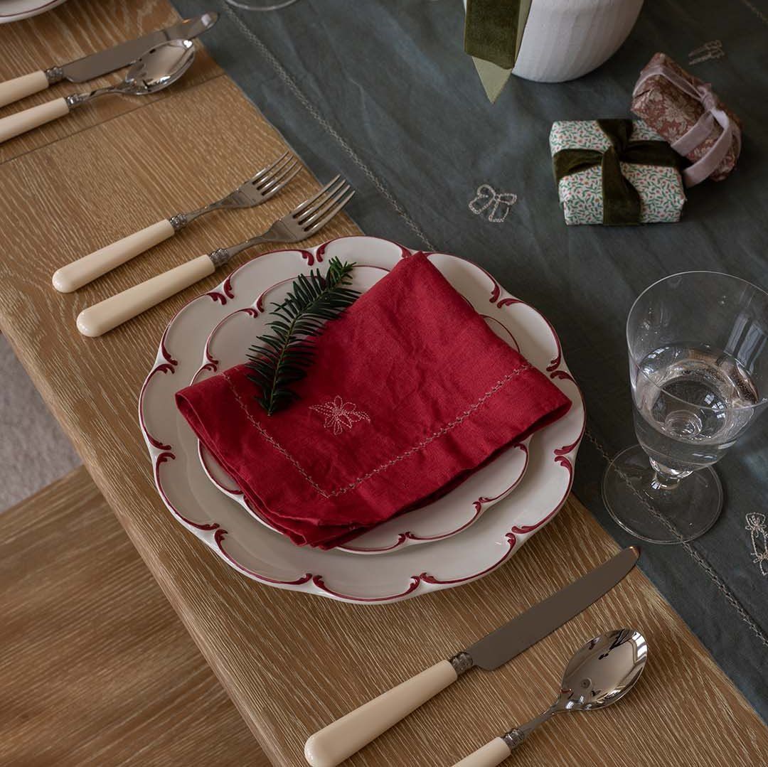 Embroidered Linen Napkins, Set of 2 - Berry