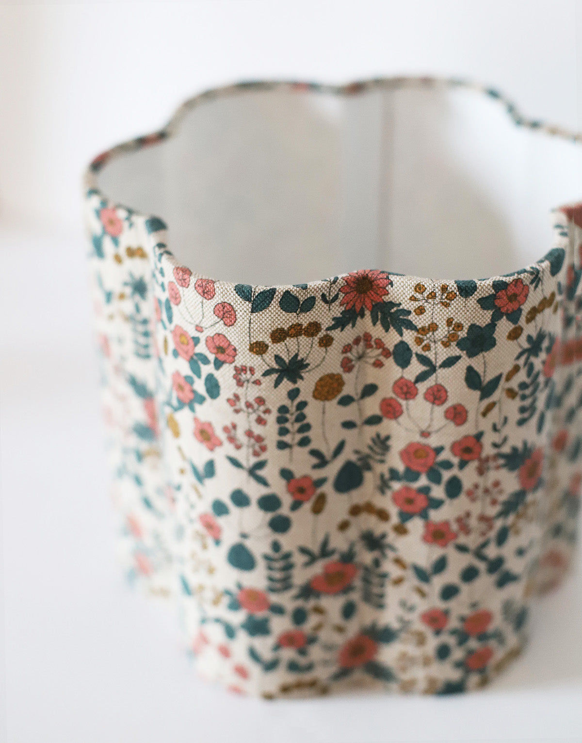Flora Flower-Shaped Lampshade in ‘English Garden’ Print