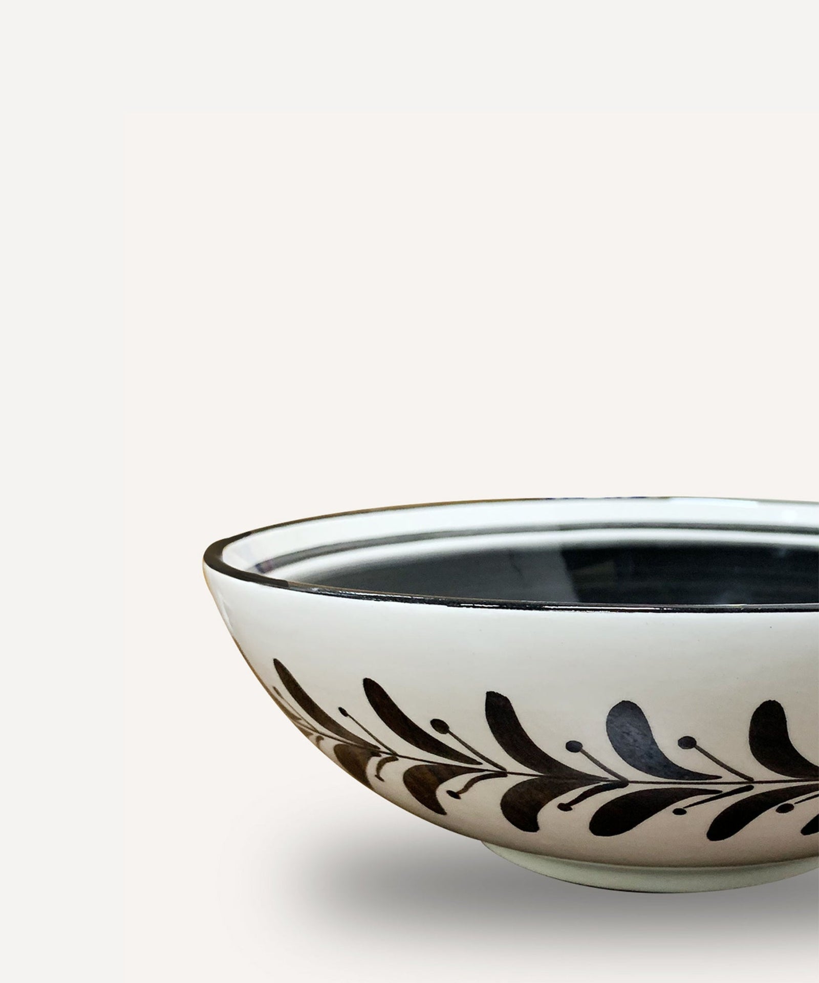 Helecho Salad Bowl, Jet Black