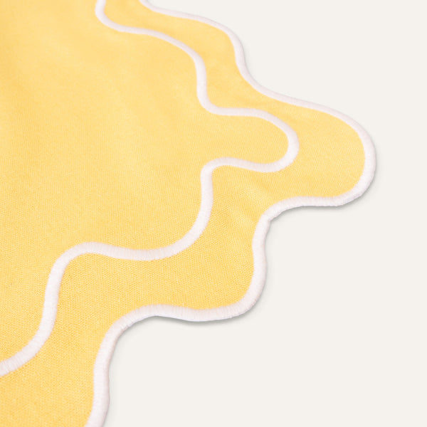 Set of Wavy Placemats in Yellow/White Linen Mix