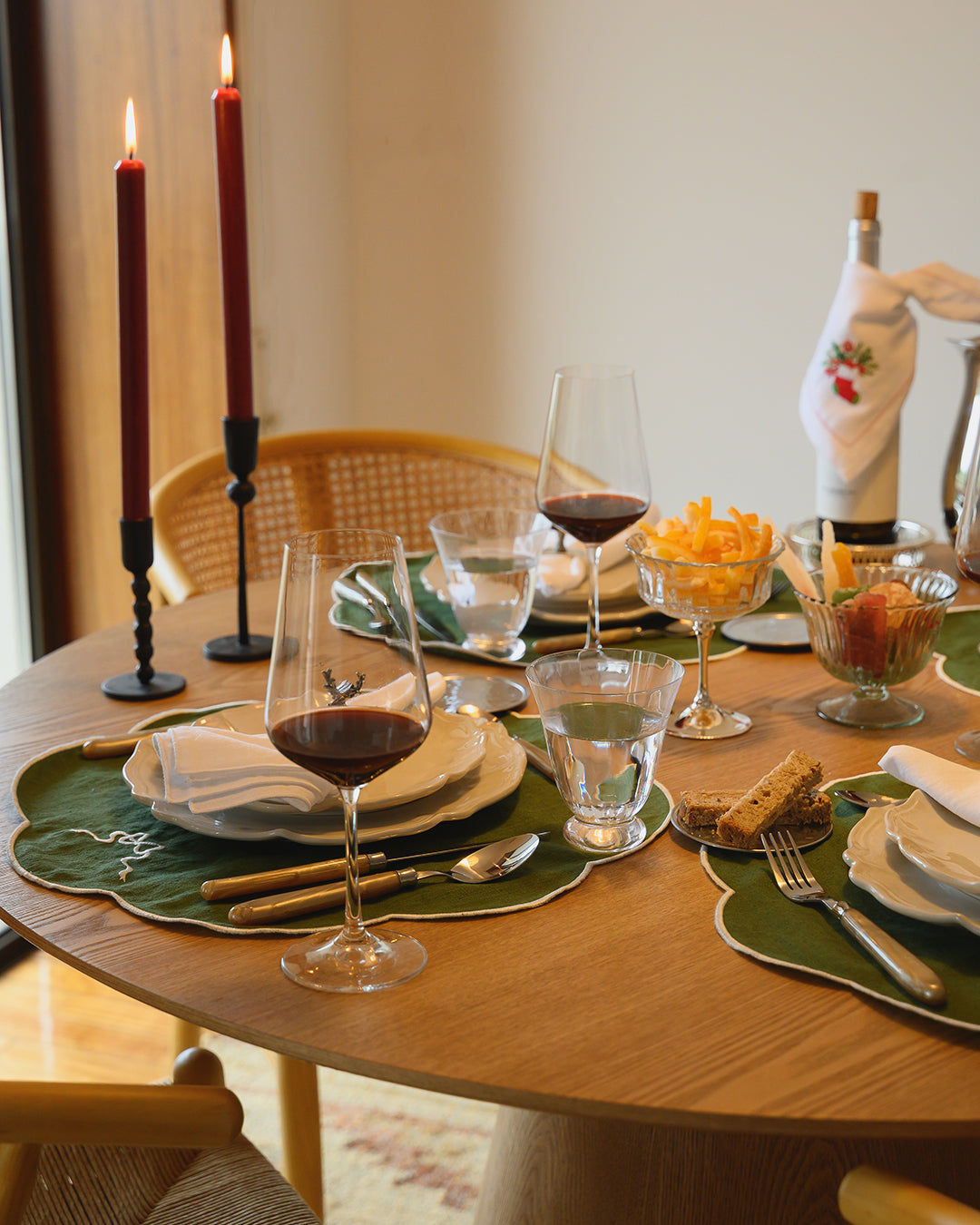 Bow Placemat, Green with White