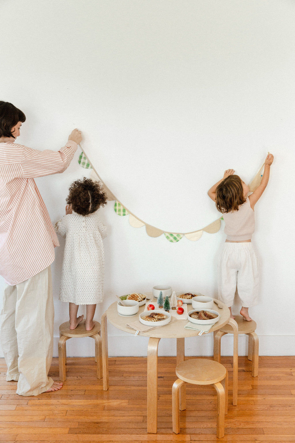 Soft Petal Garland – Bento