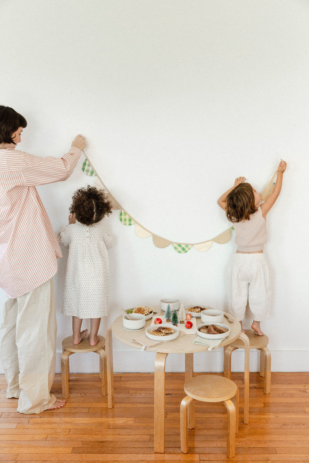 Soft Petal Garland – Bento