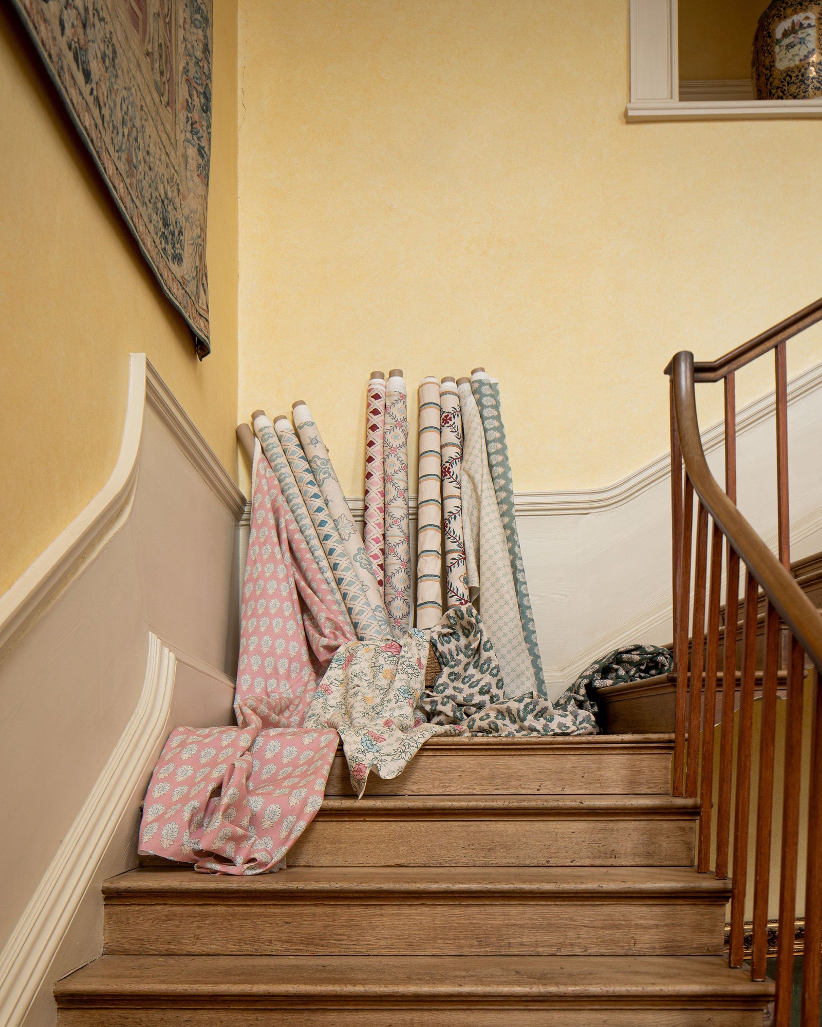 Home Collection - Winnie's Arbour Small Scale Light Fabric