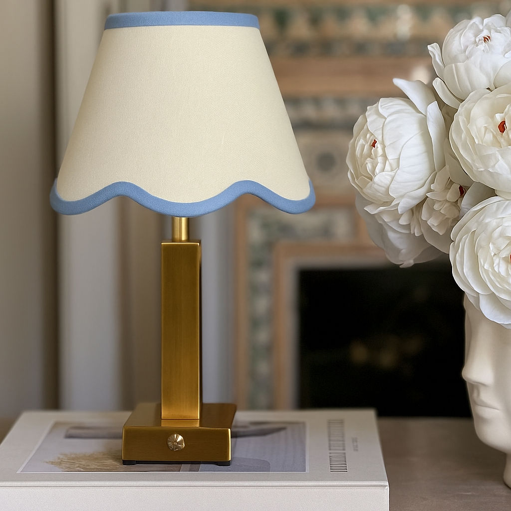 Athena Slim Rechargeable Table Lamp (White Scallop)