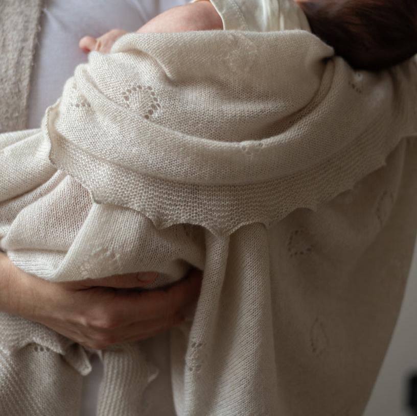 G.H.Hurt & Son X Avery Row Cashmere Shawl Gift Set