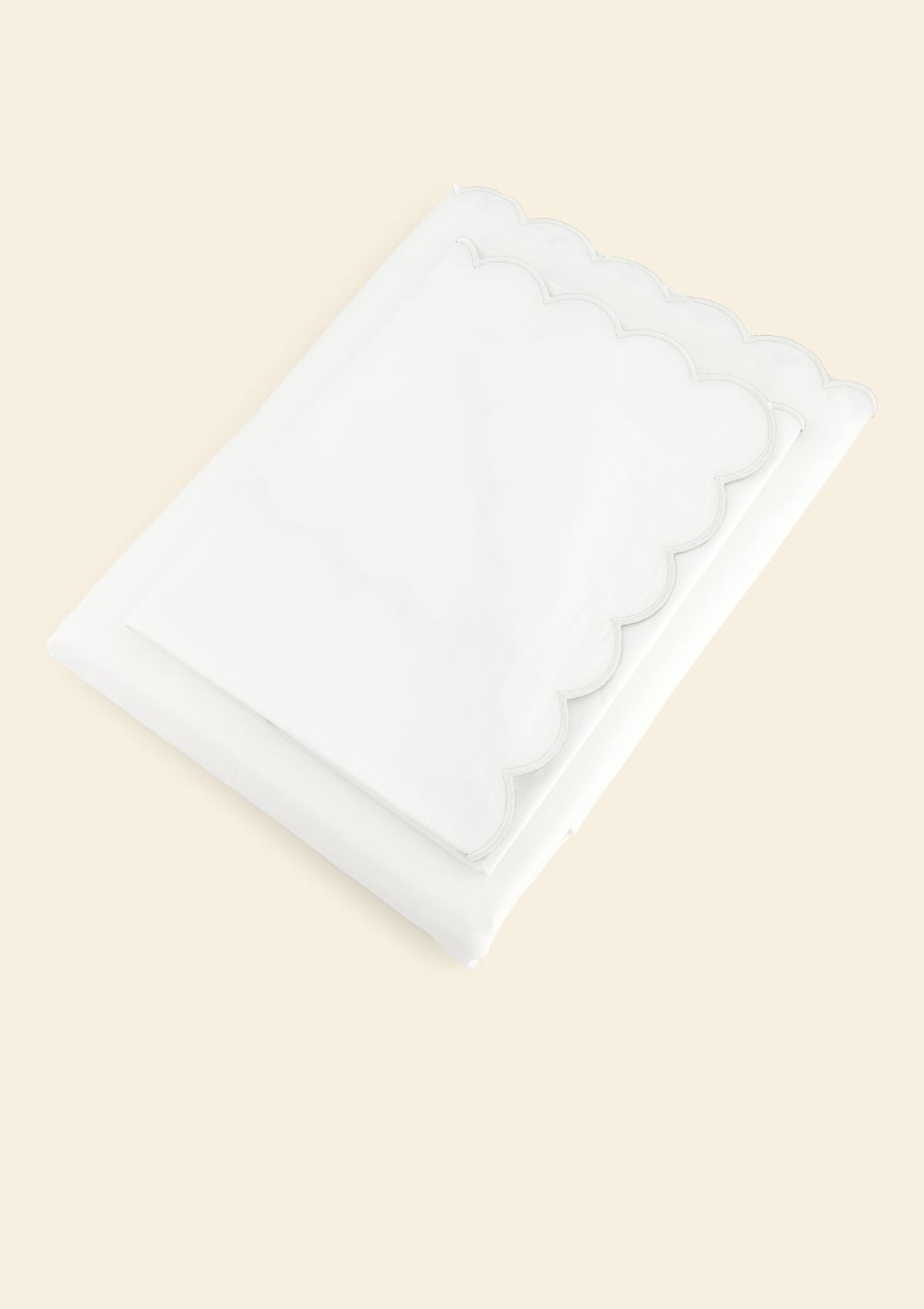 The Scalloped Bedding Set in White Cotton Percale