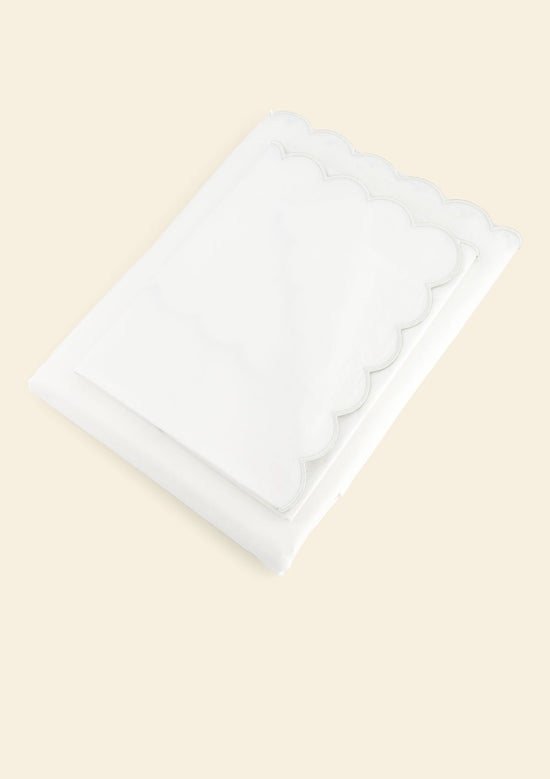 The Scalloped Bedding Set in White Cotton Percale