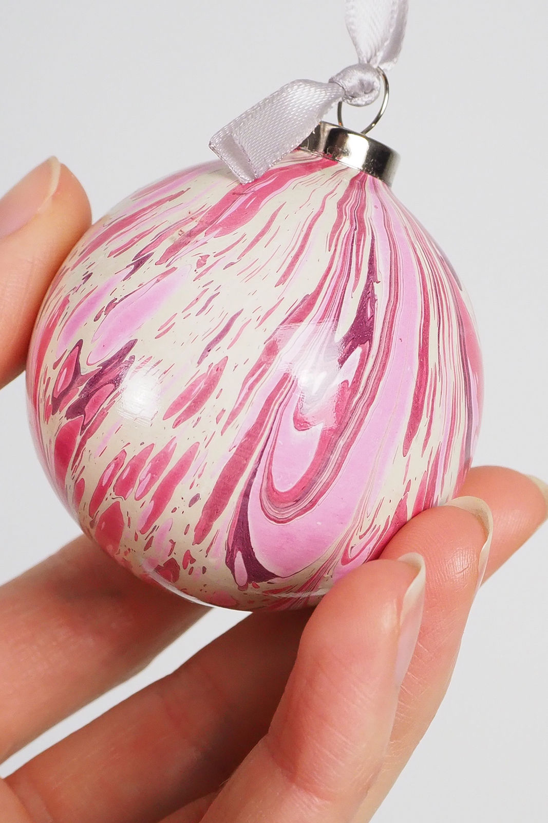Small Berry Marbled Bauble