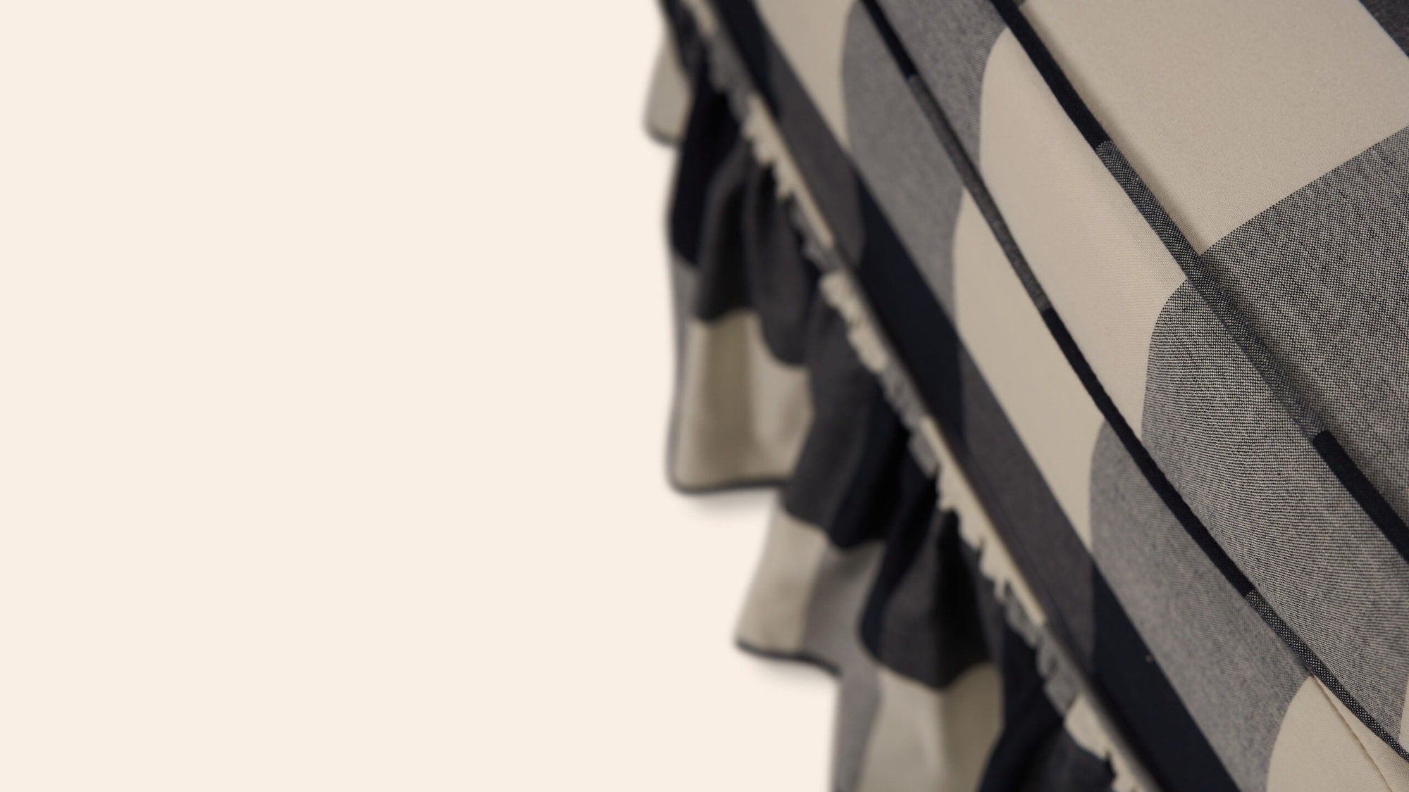 Carlotta Ottoman, Pepper