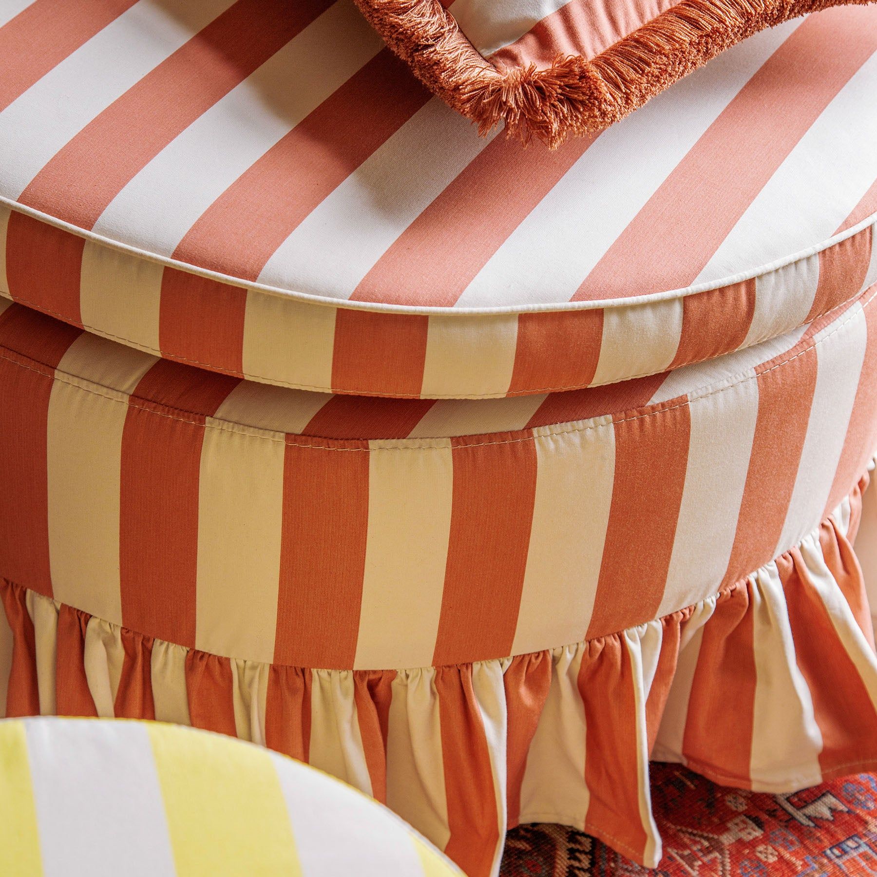 Carlotta Ottoman, Artichoke