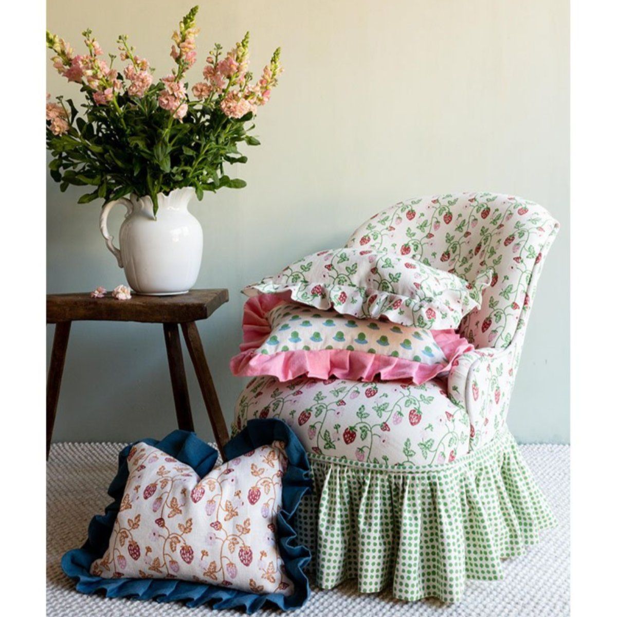 Cushion Frill Strawberry Grass