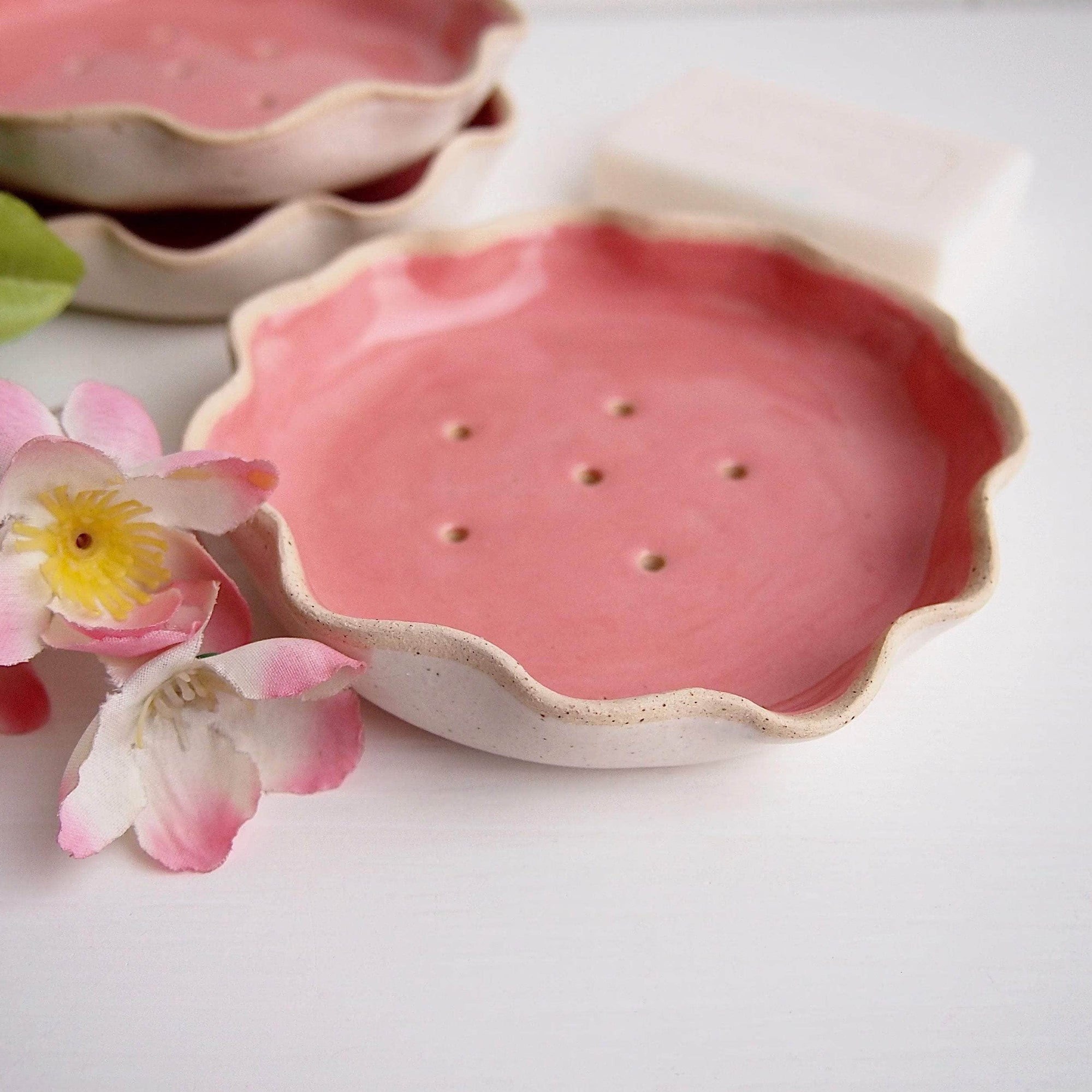 Handmade Pink Curvy Edge Ceramic Soap Dish
