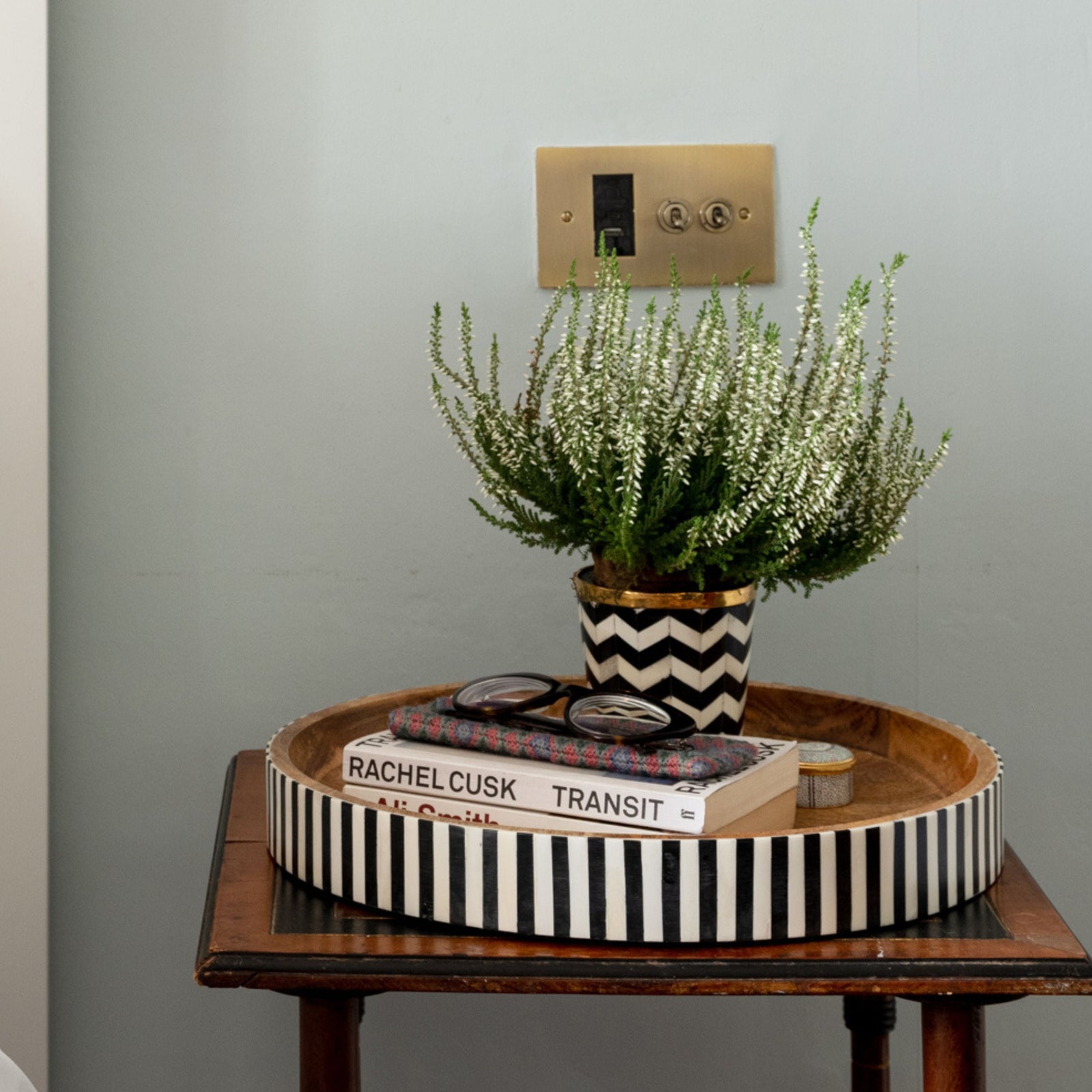 Round Inlay Tray | Black  | Striped-