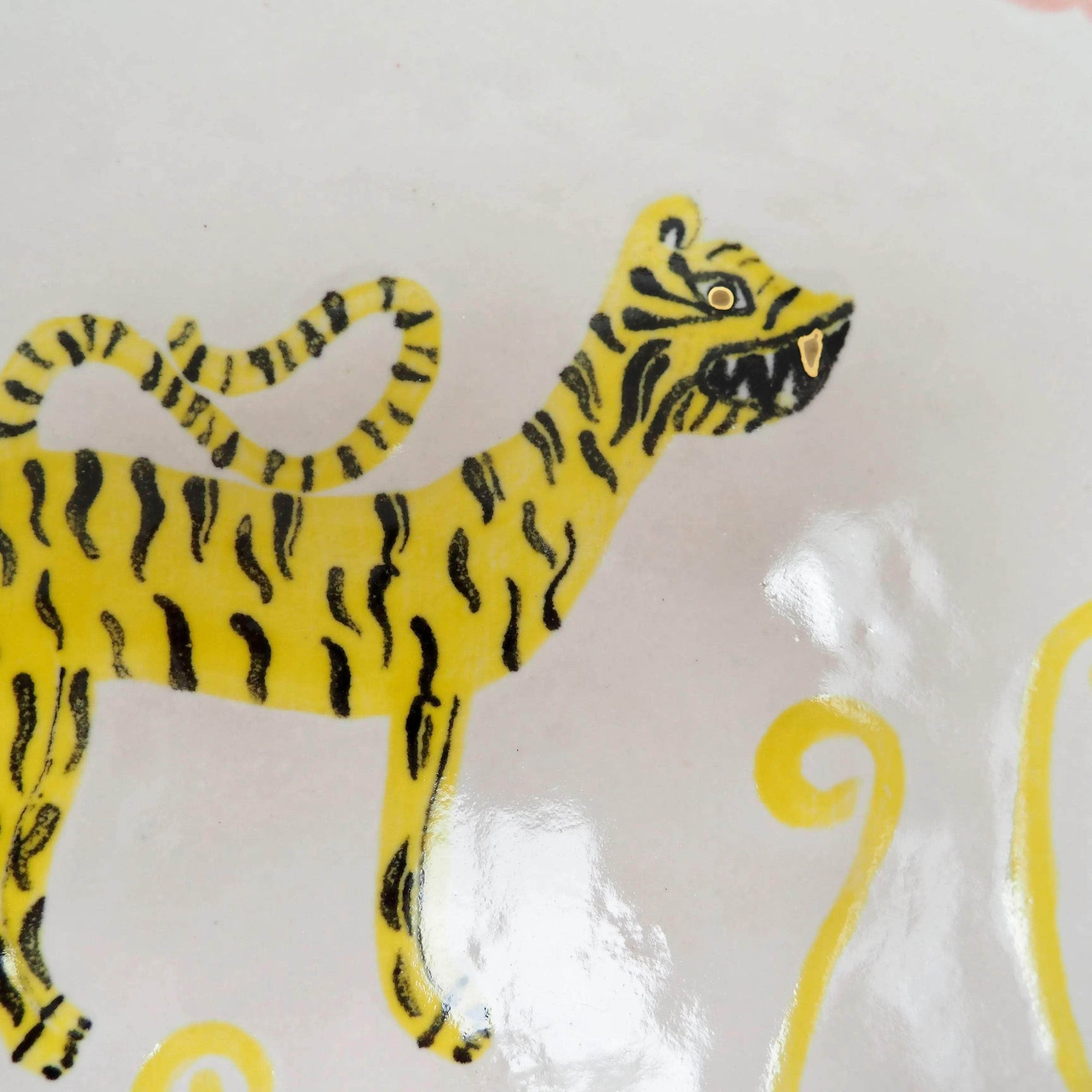 Decorative Handmade Ceramic Oval Tiger Plate