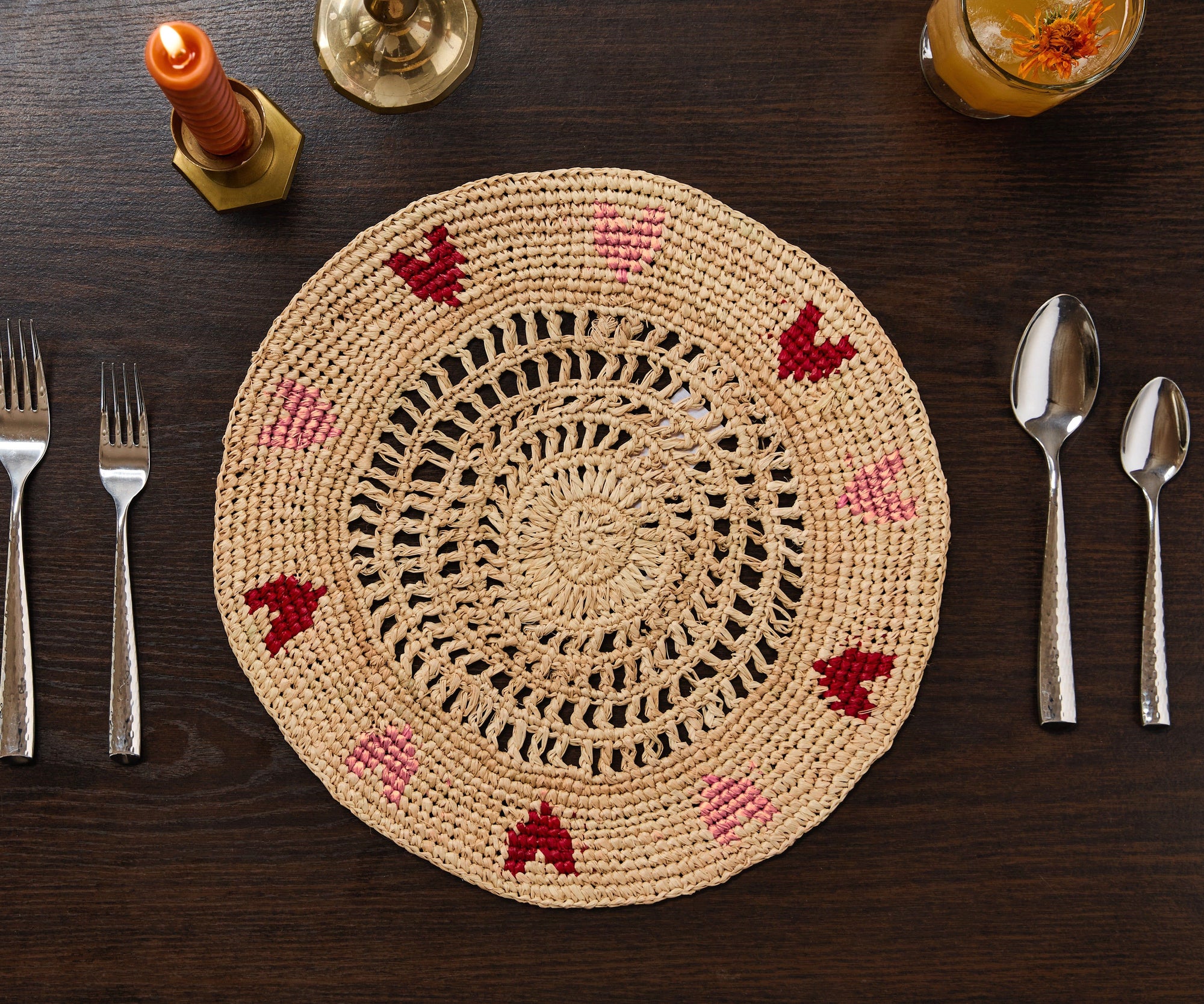 Handwoven Heart Raffia Placemat – Artisan Table Décor with Red & Pink Hearts