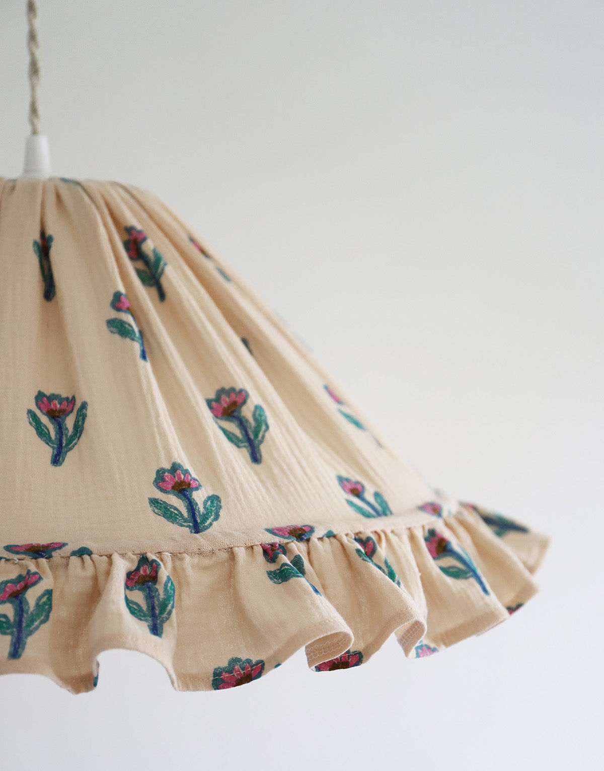 Conical Pendant Light With Ruffle Emilia “Flora”
