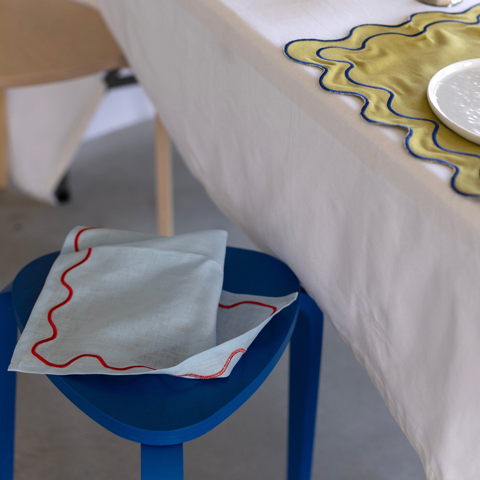 Wavy Linen Napkins Blue/Red - set of 2