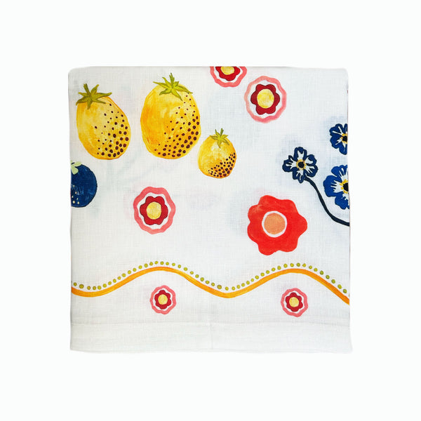Scalloped Edge Fruits and Flora Table linen