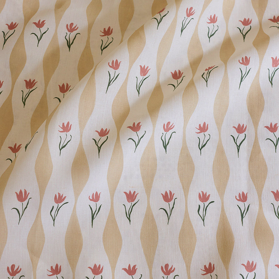 Tulip Wave Linen - Straw