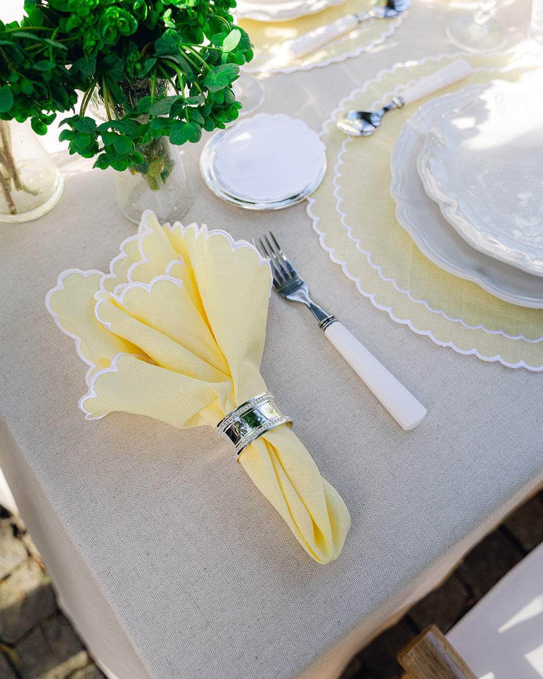 Filipa Napkin, Yellow with White