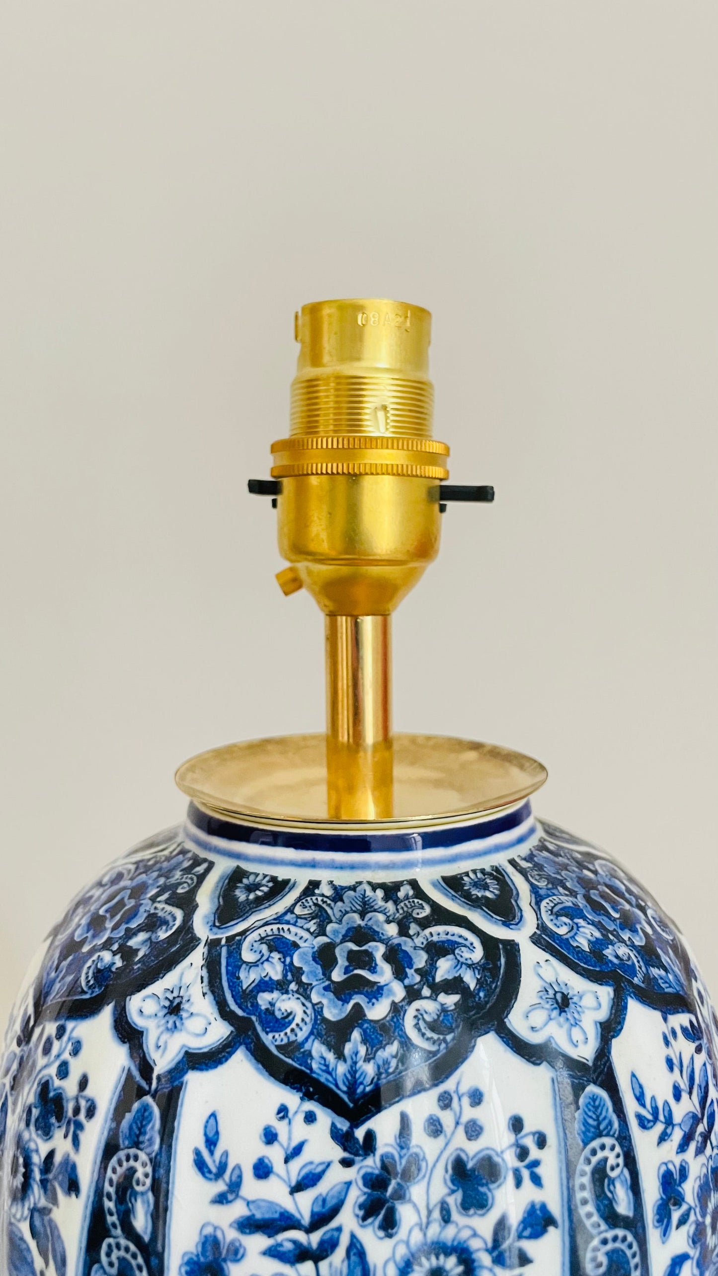 Antique Mini Delfia Lamp