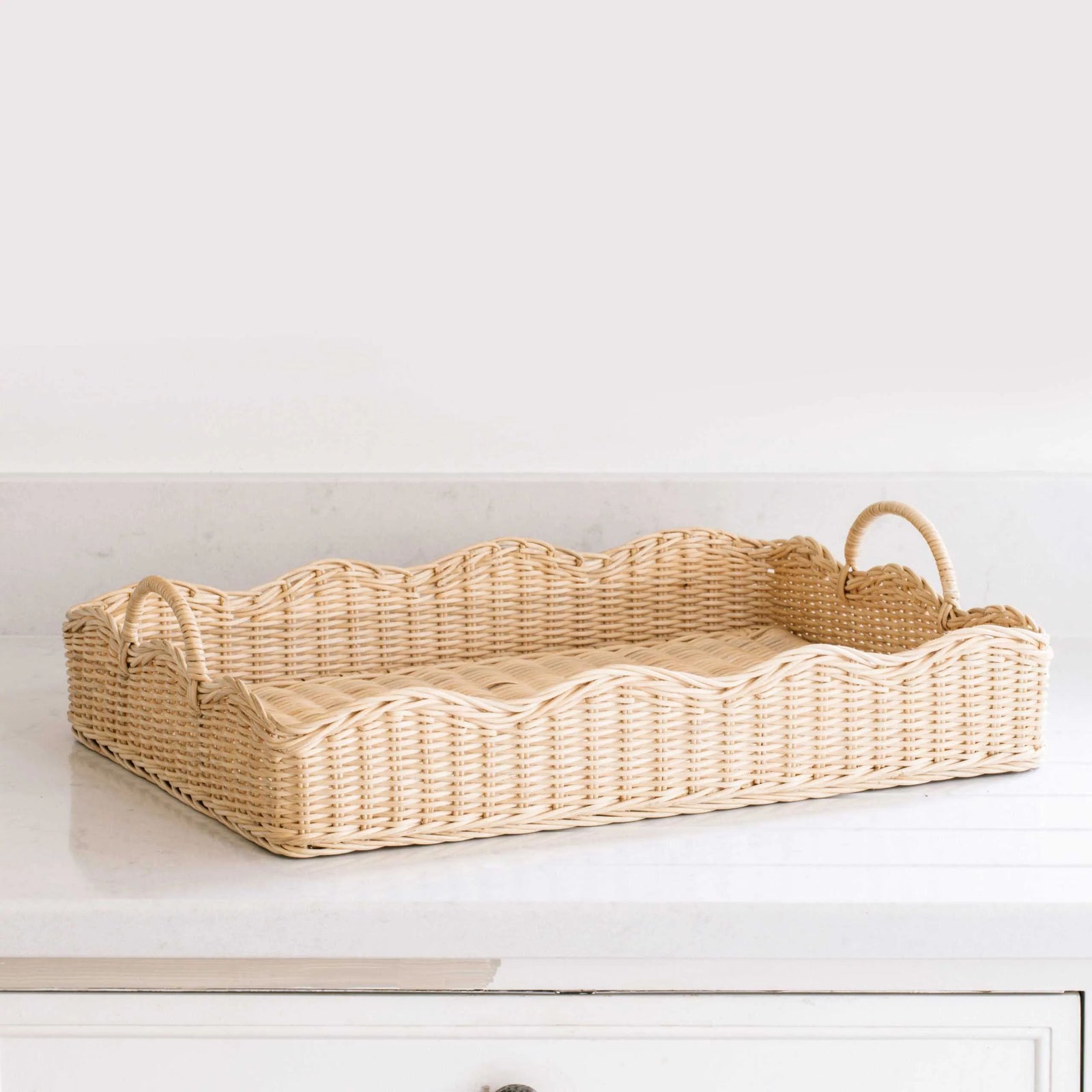 Medium Rattan Scalloped Tray (Natural)