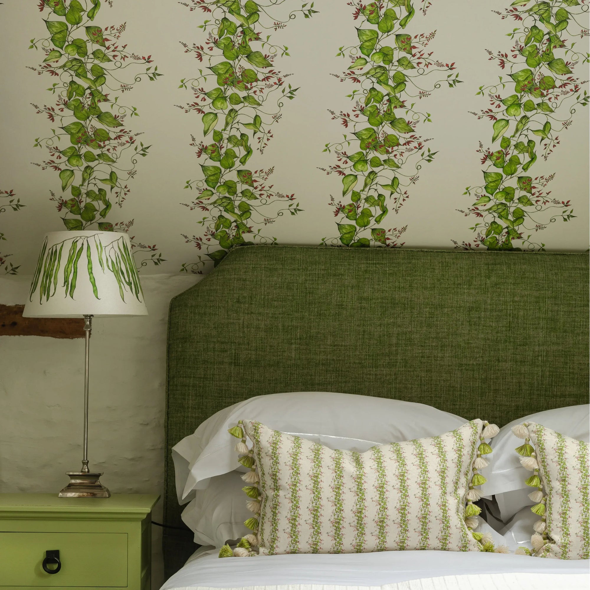 Bean Flower Stripe Wallpaper