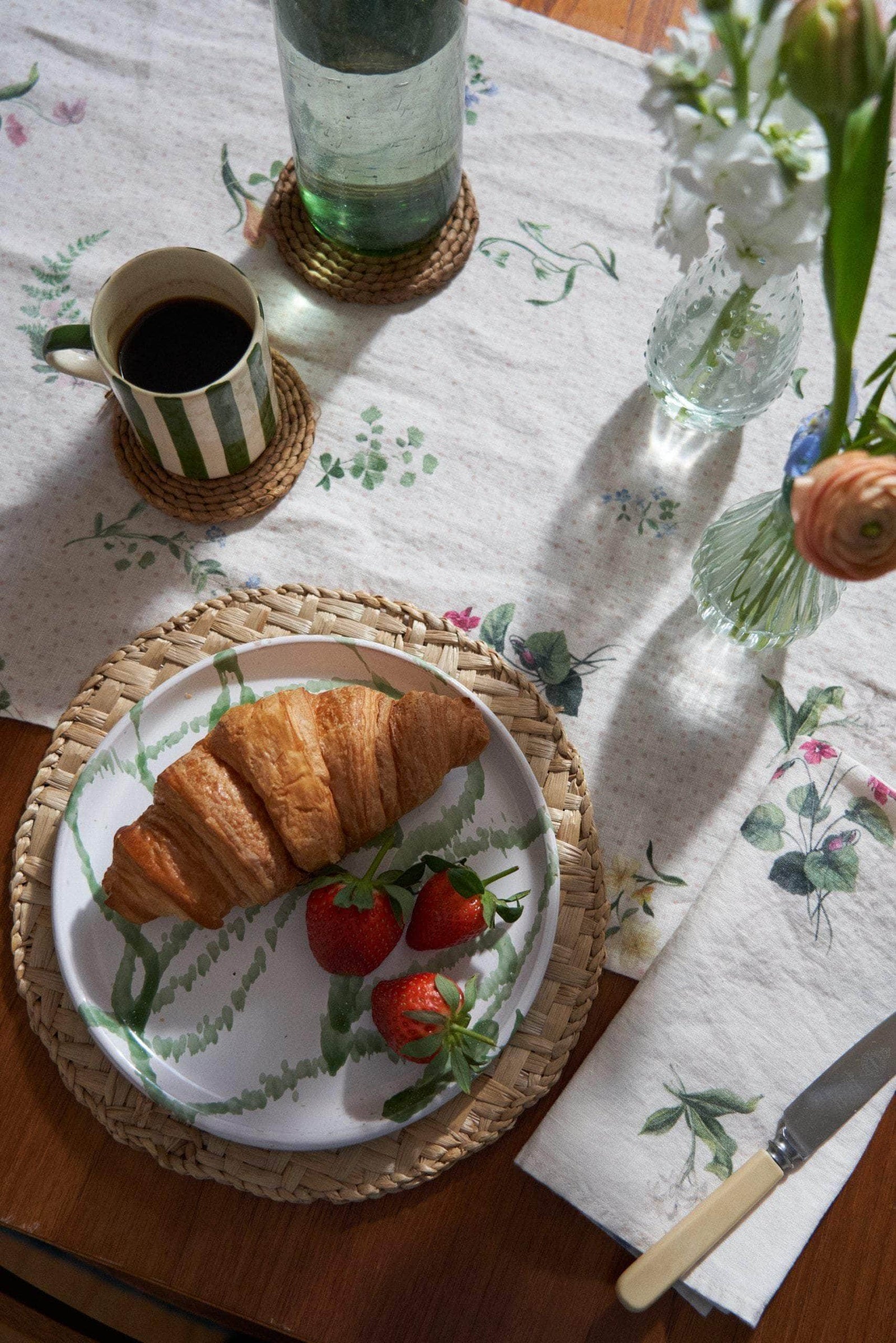 Signs of Spring Spot Linen Runner