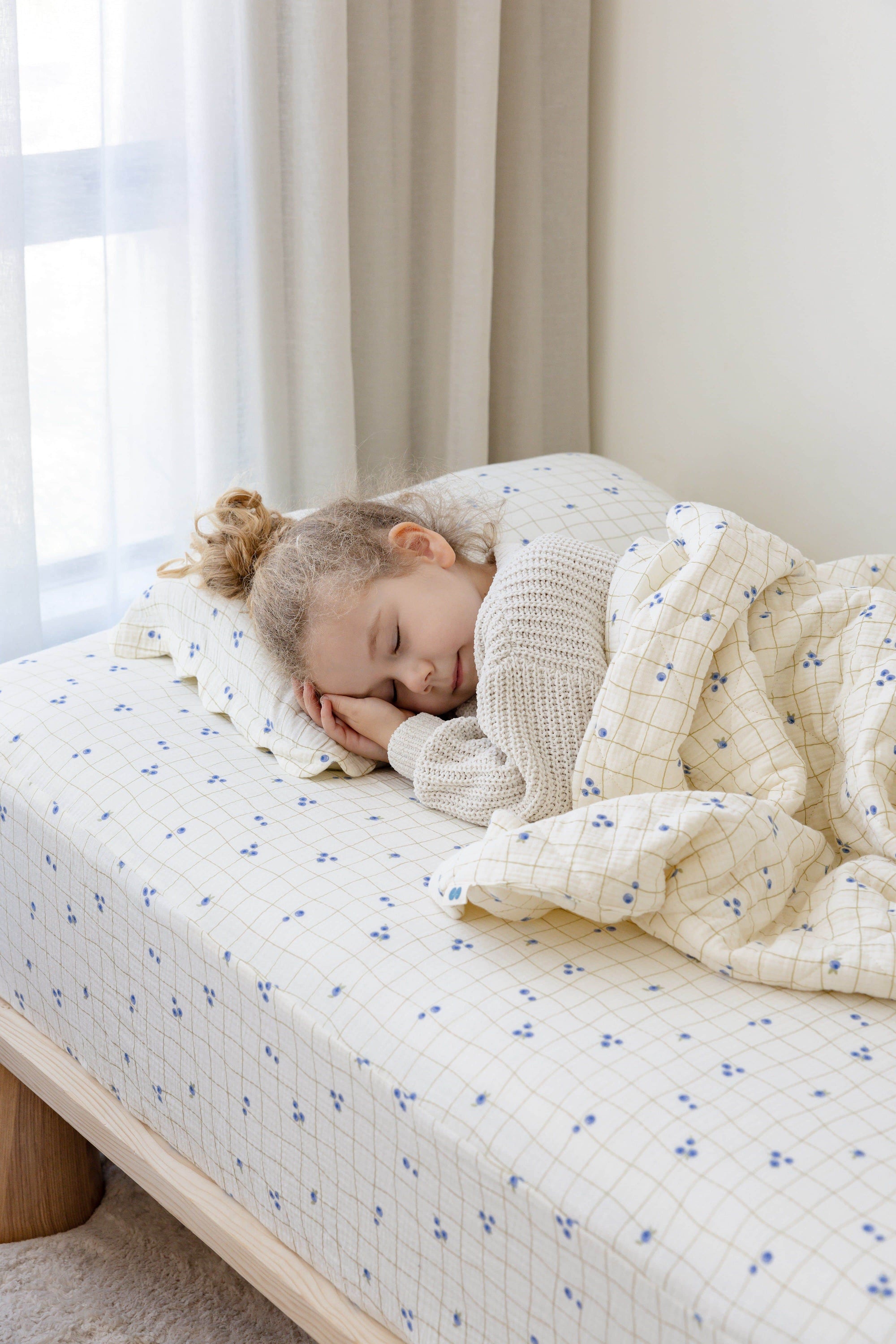 Soft Quilt Blanket – Blueberries