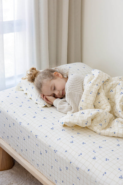 Soft Quilt Blanket – Blueberries