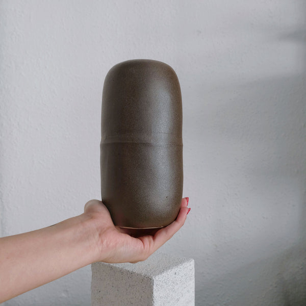 Eliana - Unique Ceramic Vase - Magdalena Clay