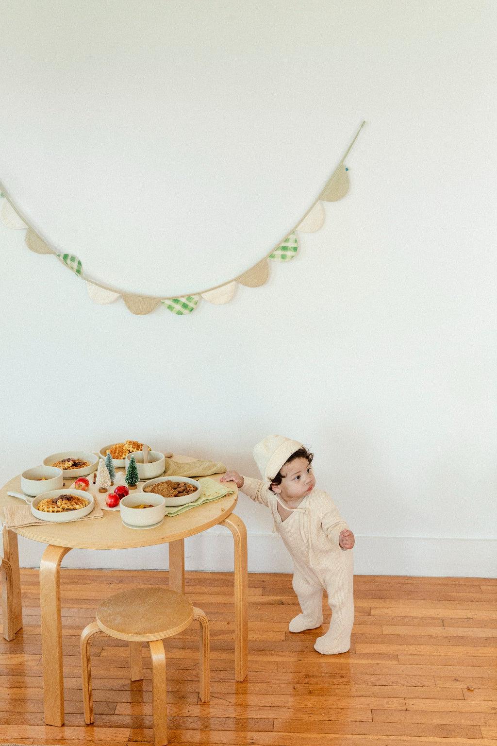 Soft Petal Garland – Bento