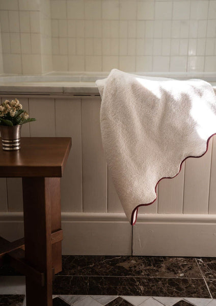 Ivory & Bordeaux Cotton Wavy Bath Towel