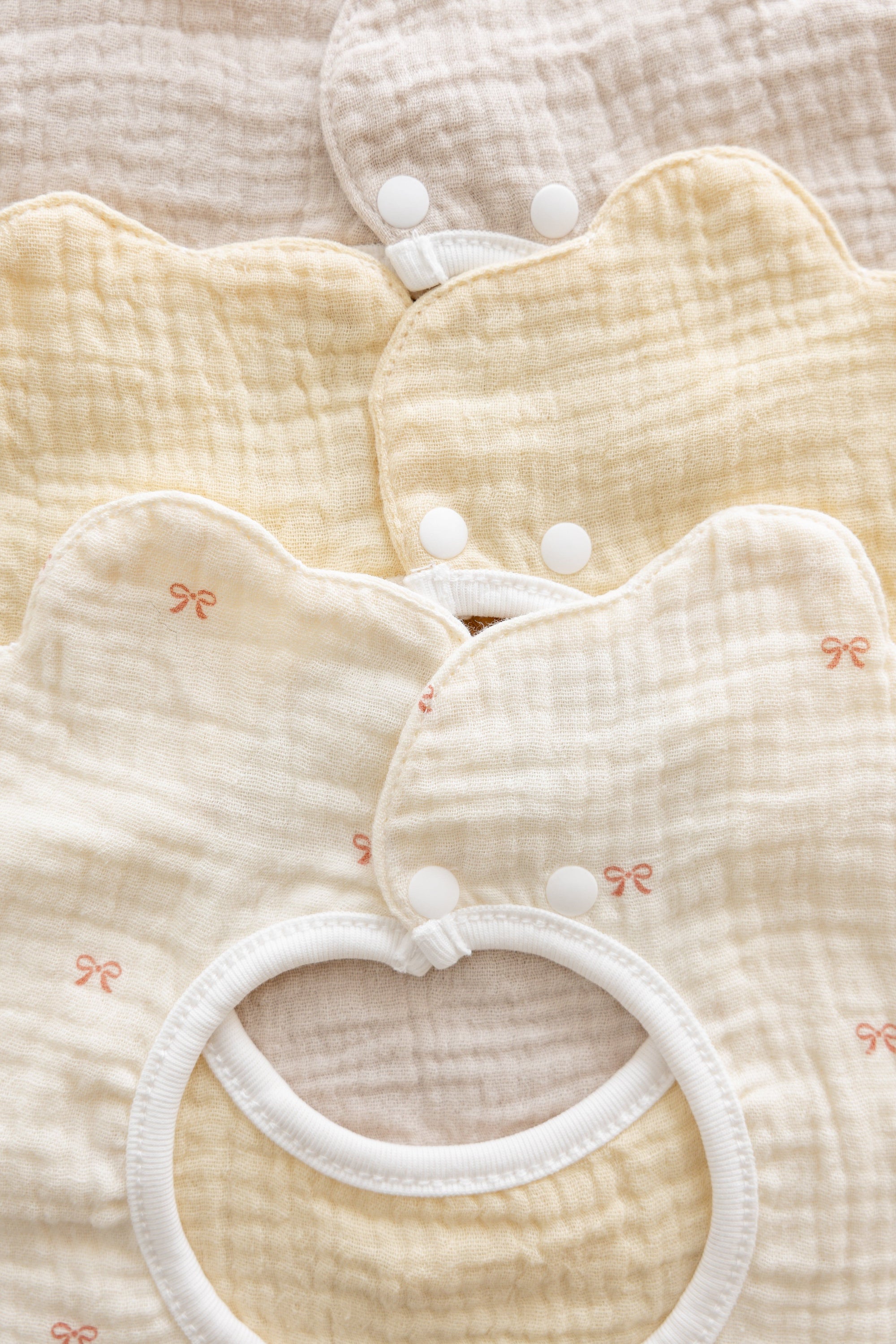 Soft Bibs – Petal Ribbon
