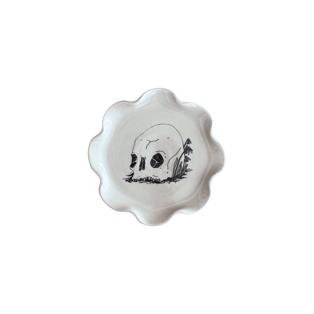 Frilly Dish - Skull