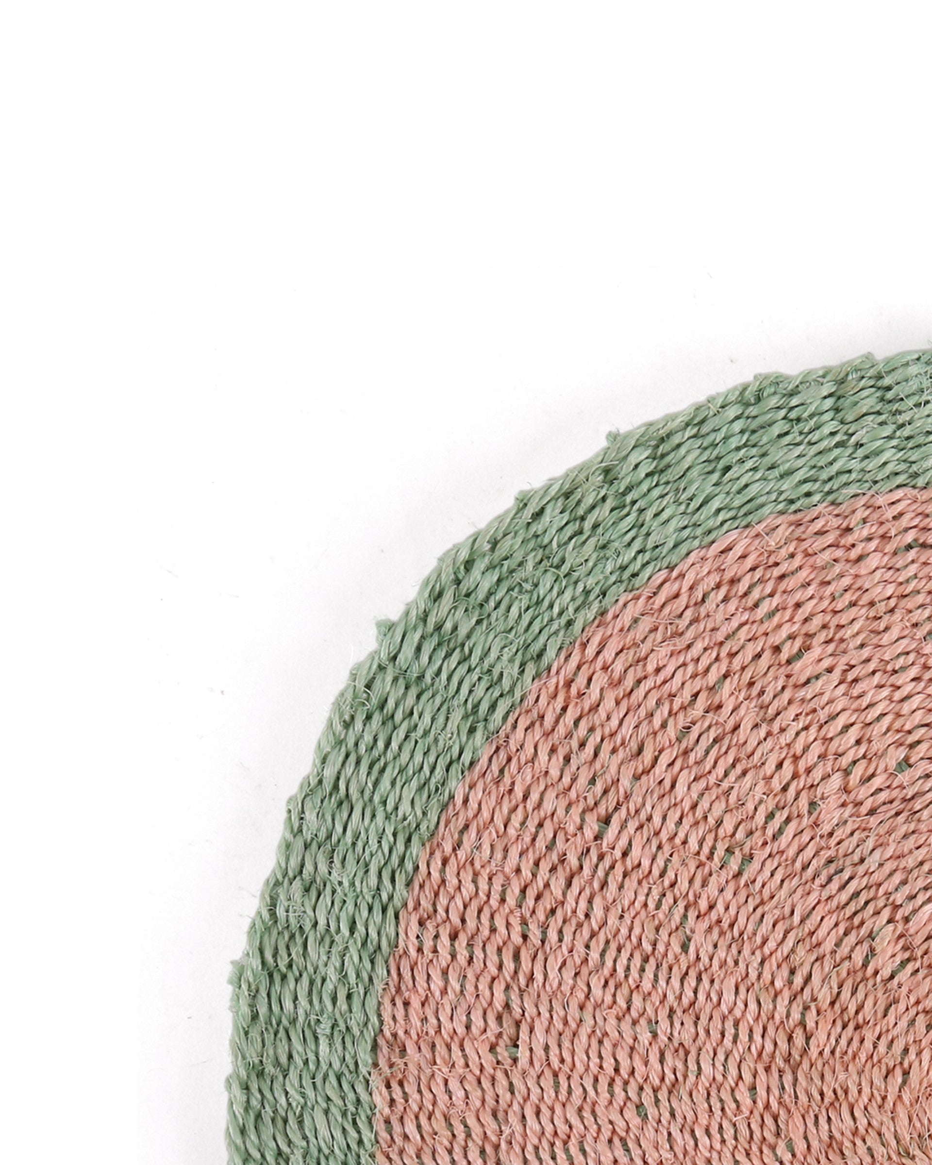 ZAMBARAU: Dusty Pink and Sapling Green Sisal Circular Placemat