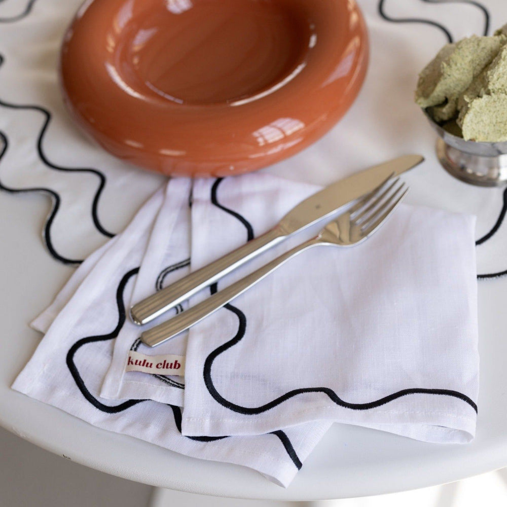Wavy Linen Napkins White/Black - Set of 2