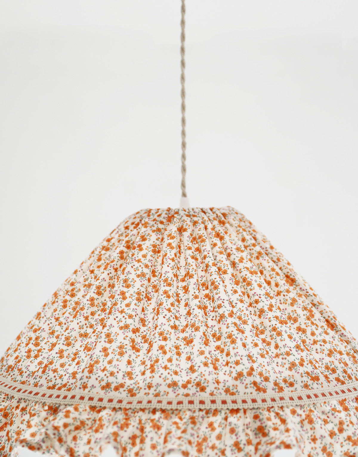 Conical Pendant Light With Ruffle Emilia “Fleurettes”