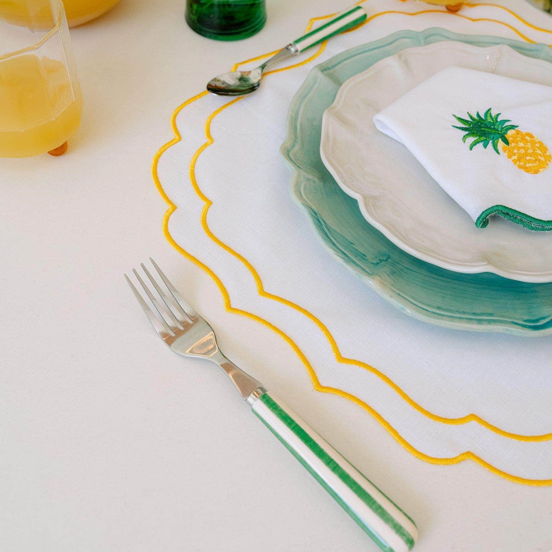 Greta Placemat, White with Yellow - Anti-Stain