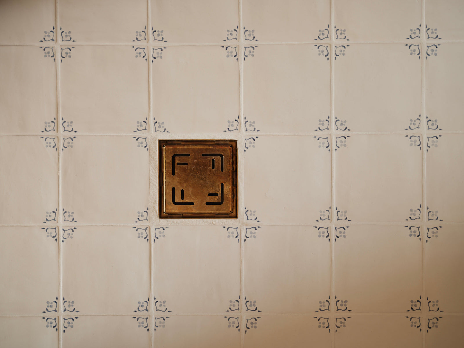 Salzburg Sprig Wall Tile