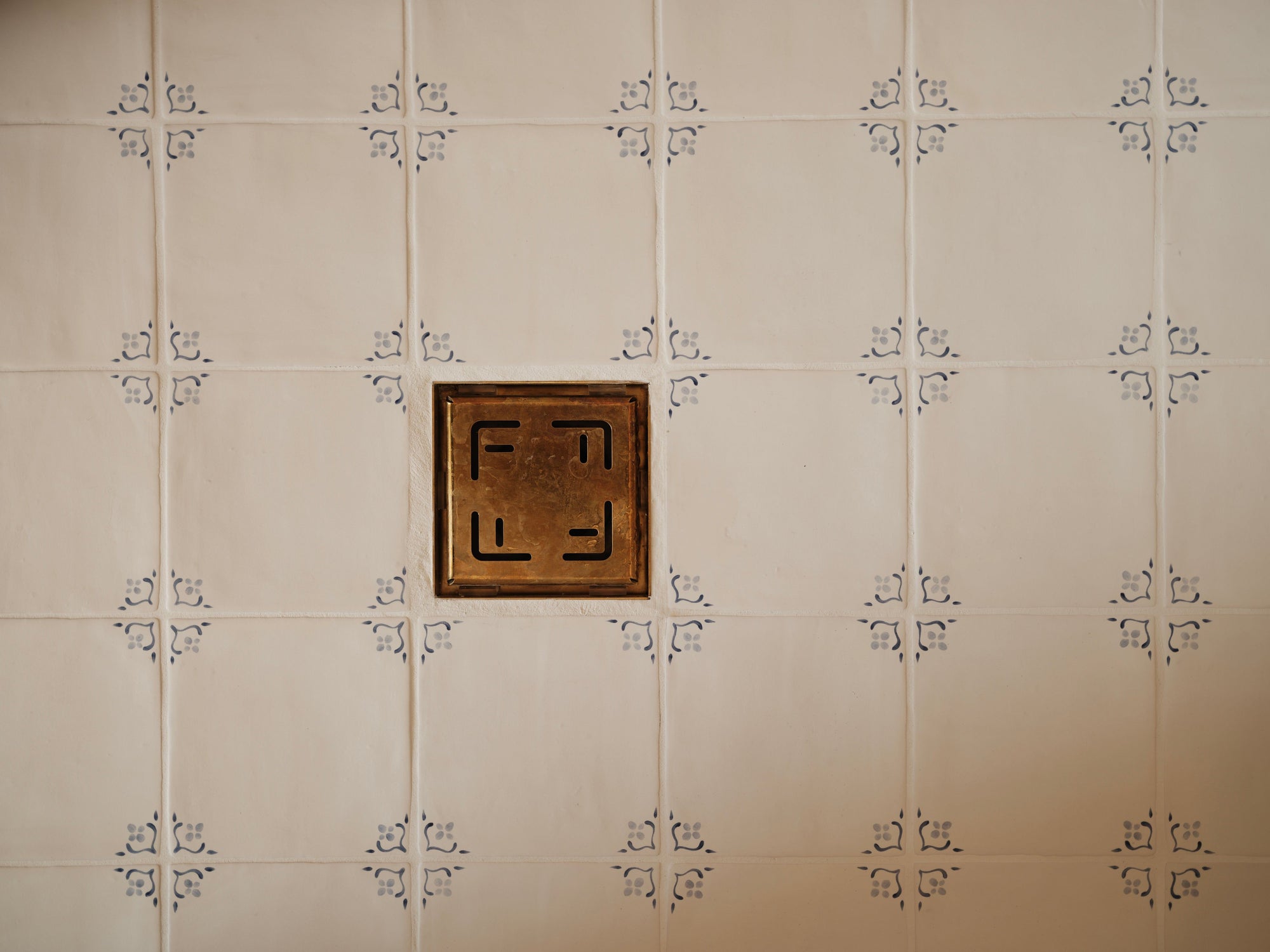 Salzburg Sprig Wall Tile