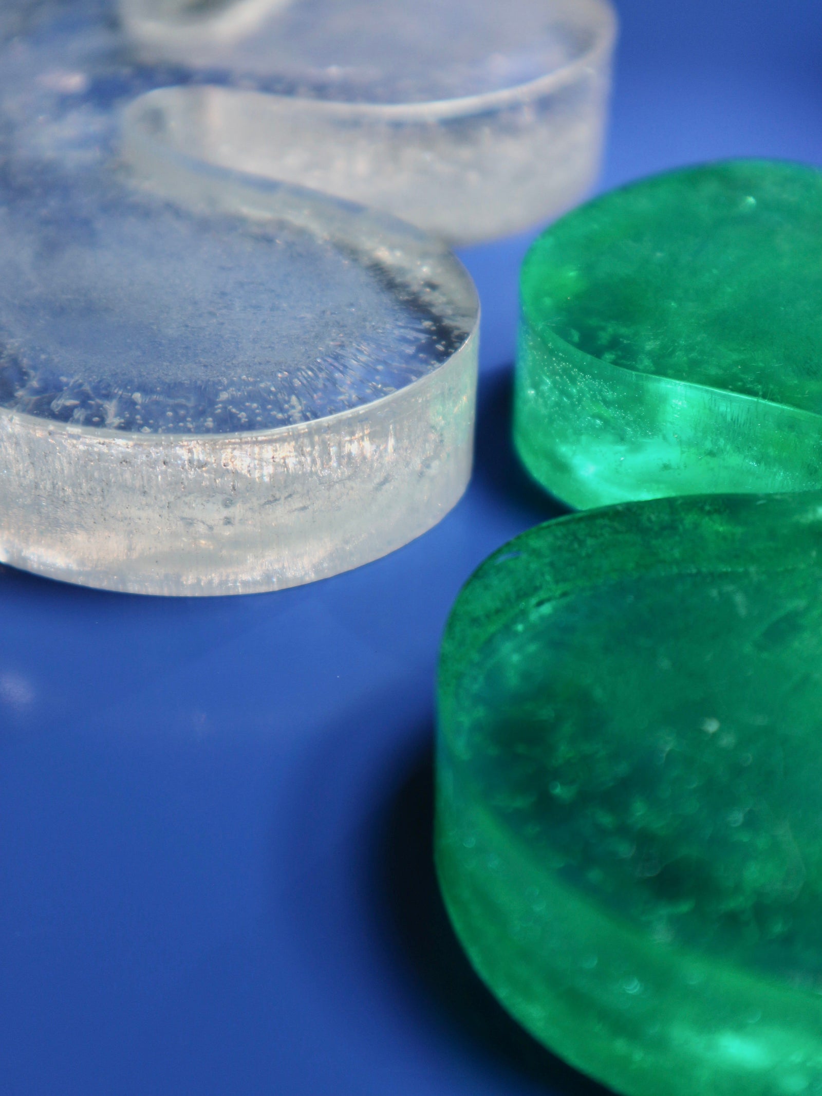 Fleur Objet in Green Recycled Plastic