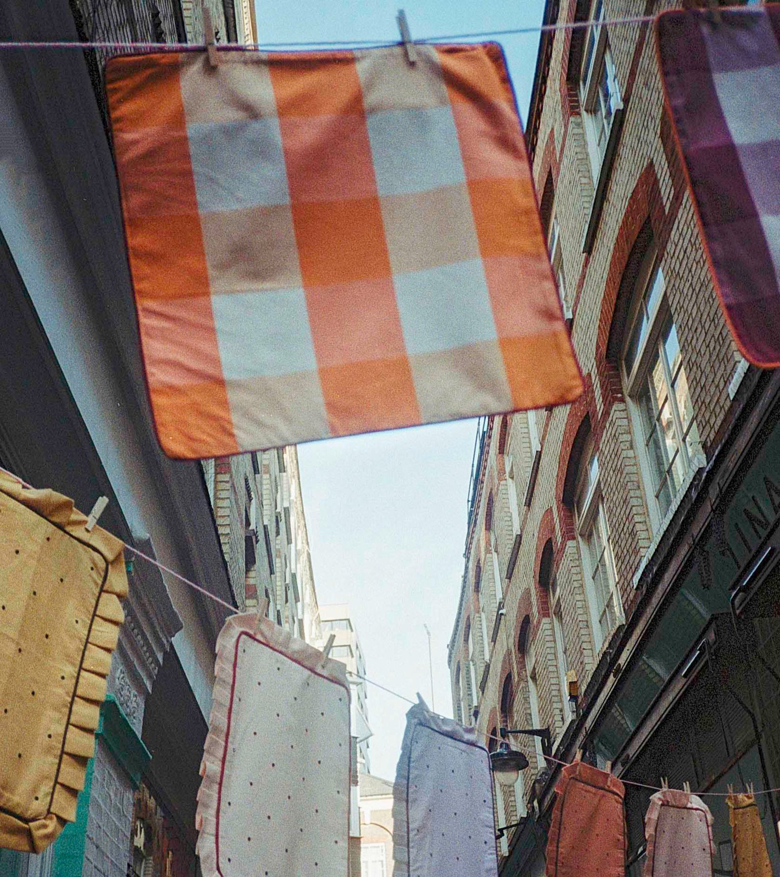 Dolce Dots Cushion, Biscotti