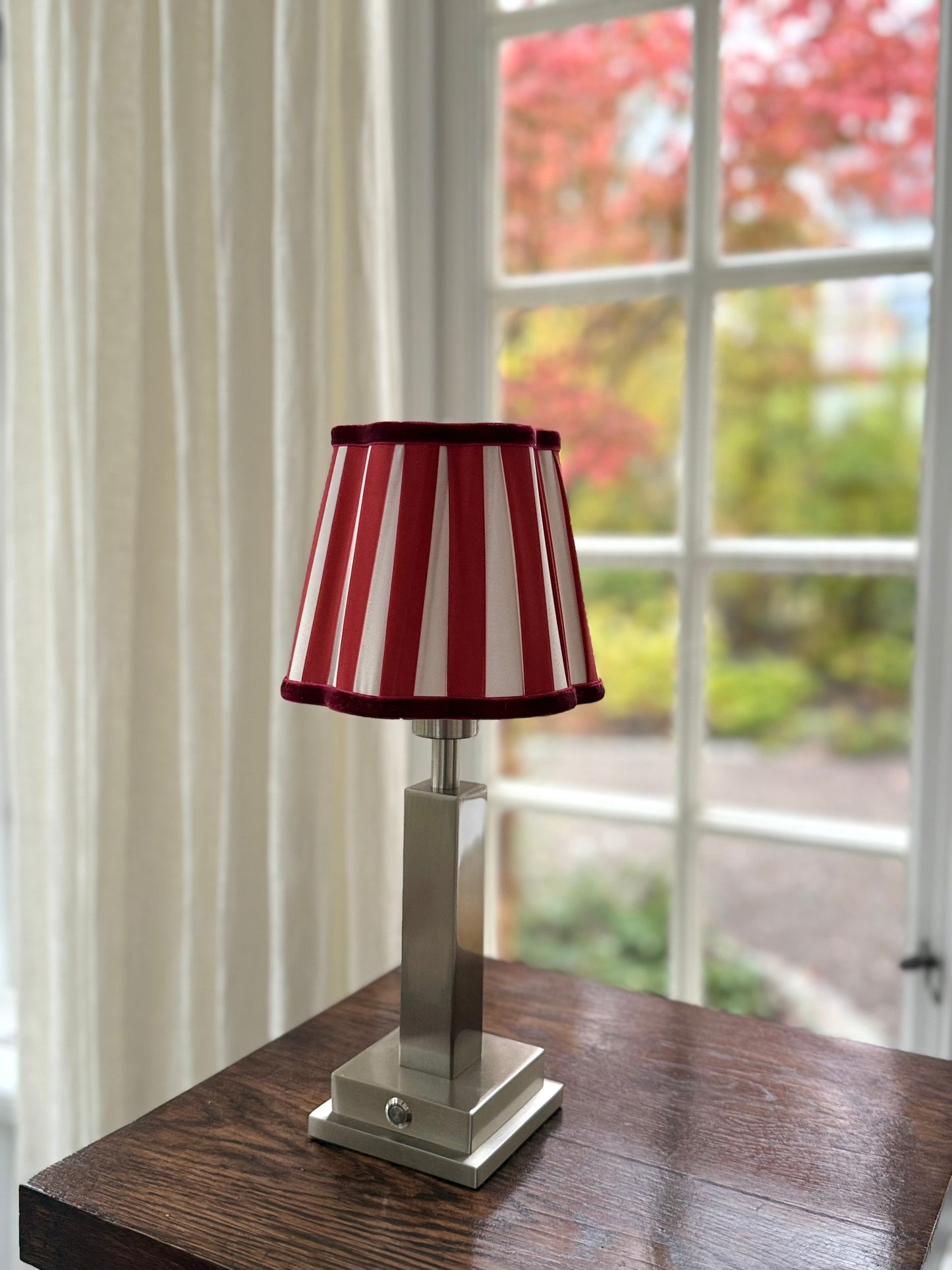 Von Norten Athena Slim Silver Rechargeable Table Lamp