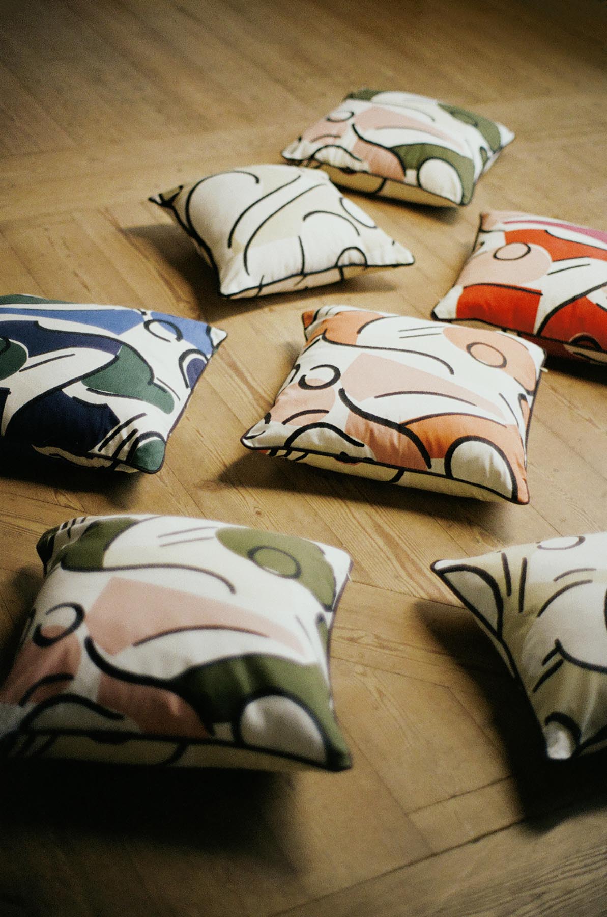 Orpha Cushion, Seaweed