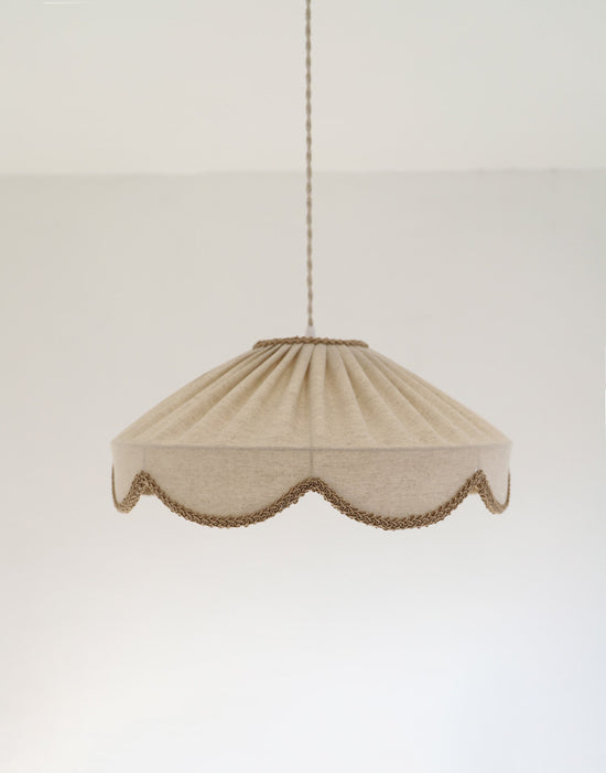 Floral-Shaped Pendant Light Solid Cosette “Classic”